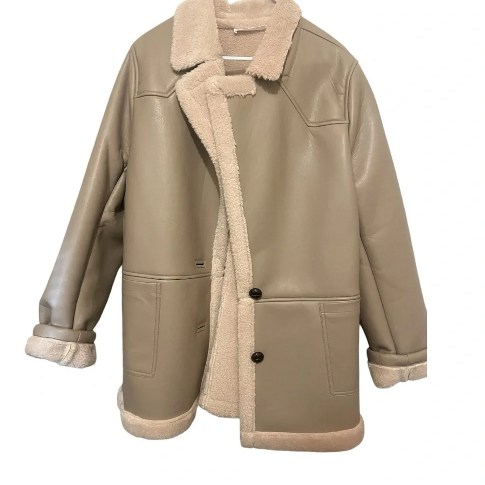 ASTR Revolve Taupe Francine Faux Leather Sherpa Winter Jacket Coat NWOT Large - Picture 5 of 5